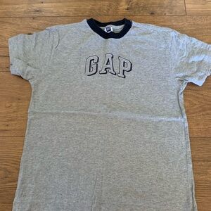 Vintage gap size medium grey and blue T-shirt